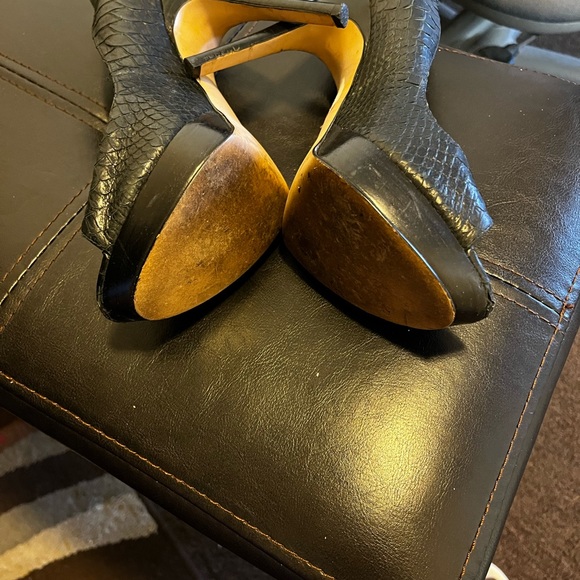 All leather upper, size 6 VIA SPIGA open toe high heel shoe. - Picture 6 of 6